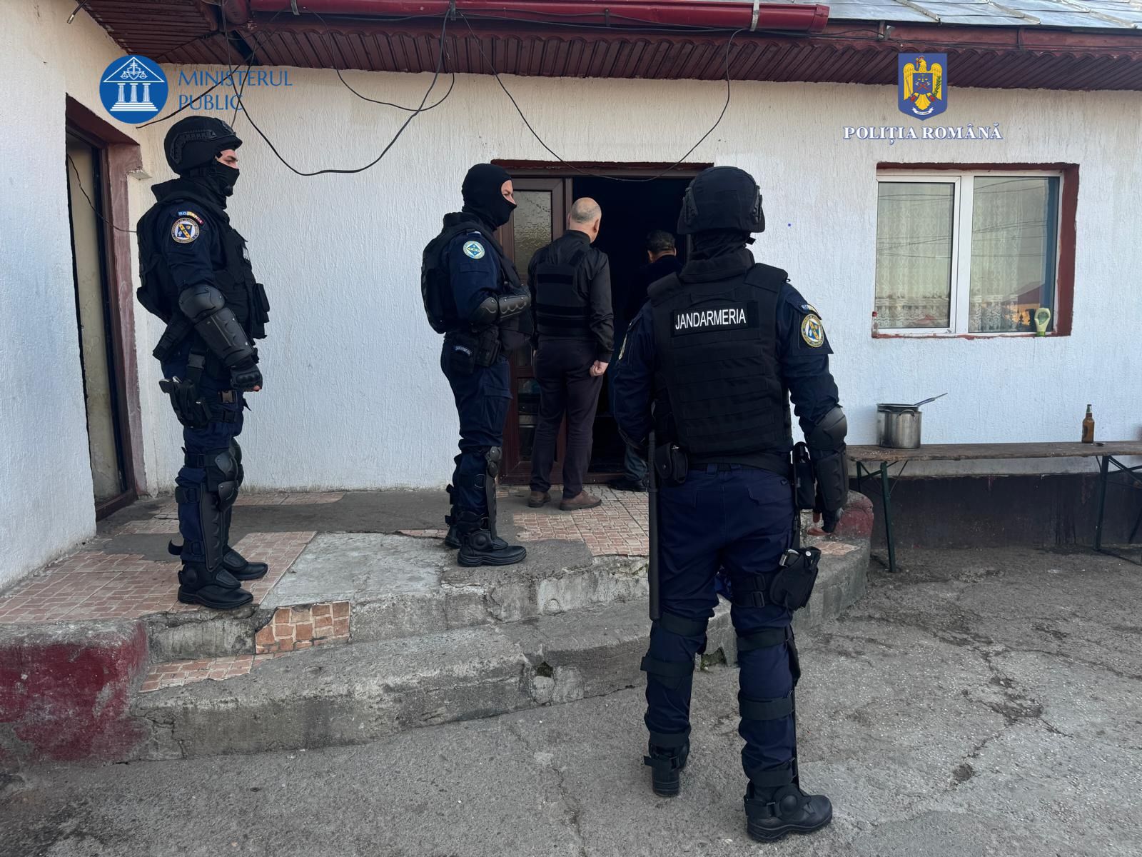 Consilier PNL din Slatina a tras cu o armă de vânătoare în timpul perchezițiilor poliției