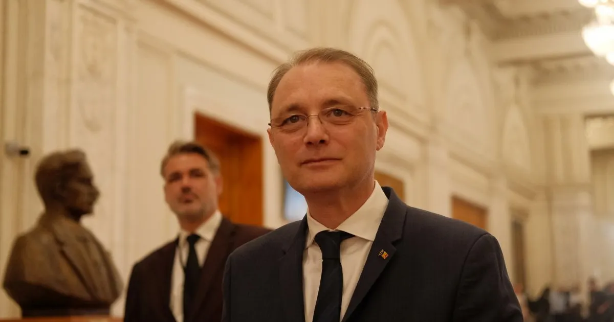 Premierul Luca Niculescu anunță măsuri de urgență pentru siguranța elevilor și profesorilor în școli