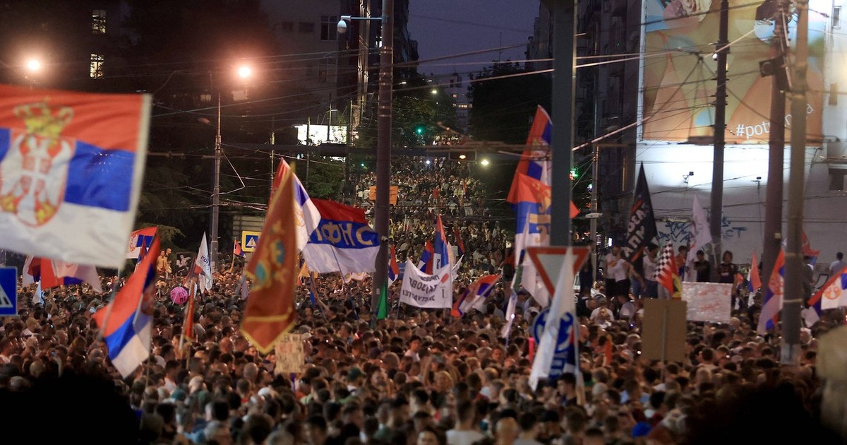 Alegeri parlamentare decisive în Serbia: studenții contestă puterea lui Aleksandar Vučić