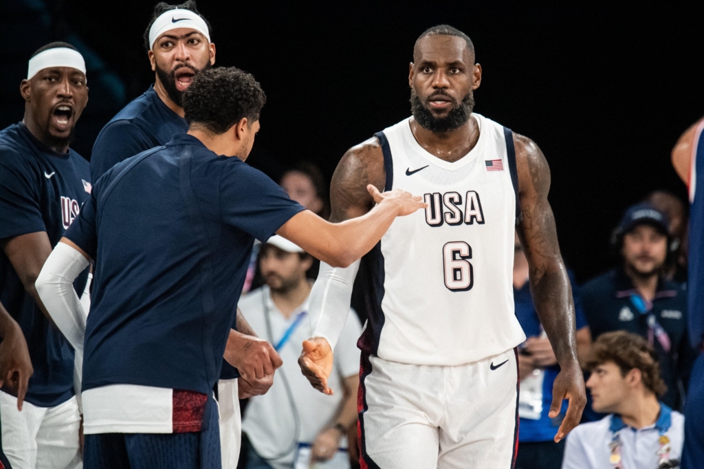 LeBron James reacționează cu ironie la acuzațiile lui Donald Trump privind respectul față de imnul național