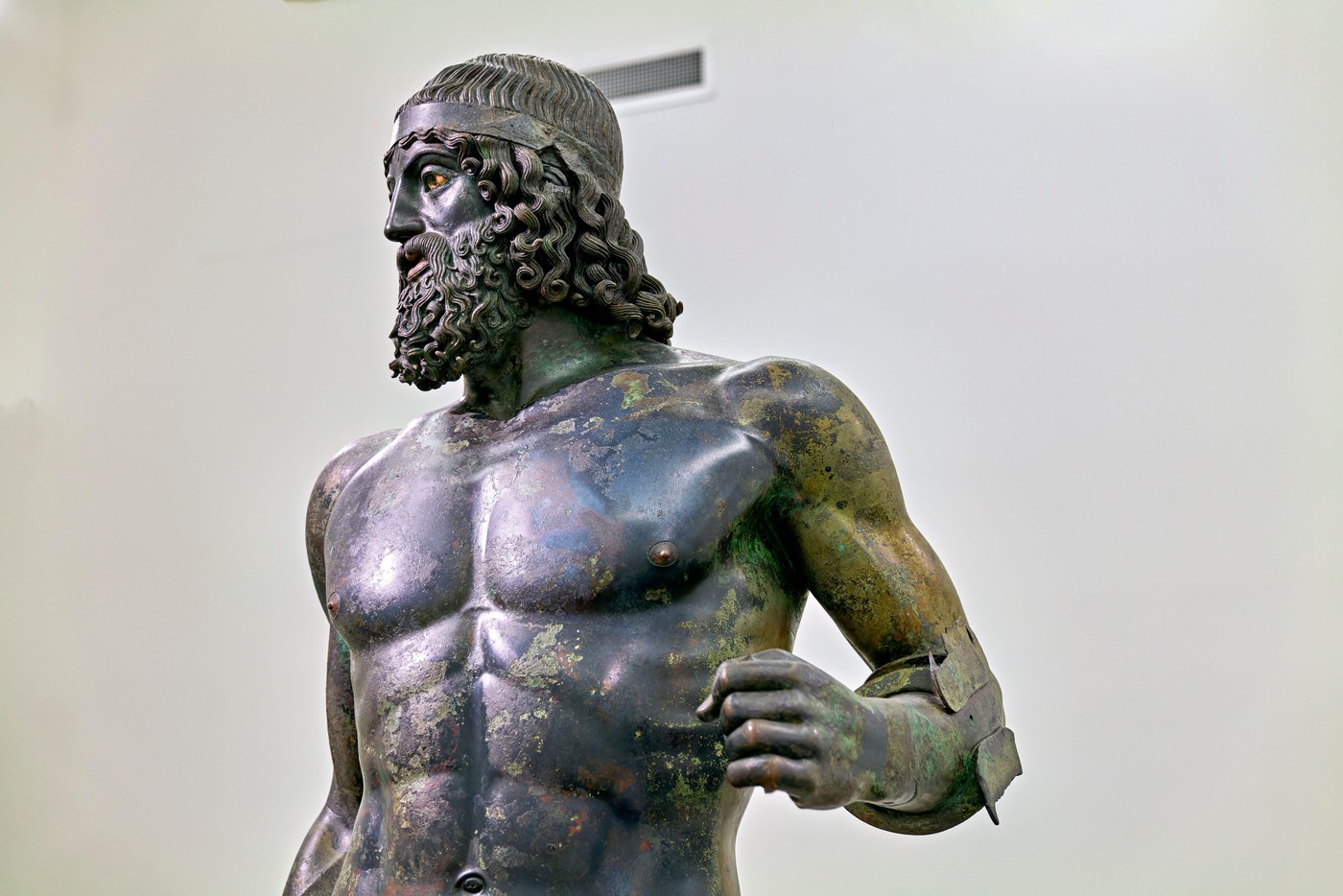 Misterul statuilor grecești de la Riace: două capodopere din bronz descoperite în Italia rămân neidentificate
