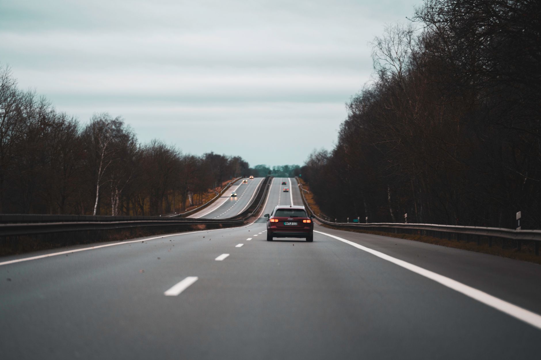 Elveția analizează limitarea vitezei la 80 km/h pe autostrăzi pentru economisirea combustibilului