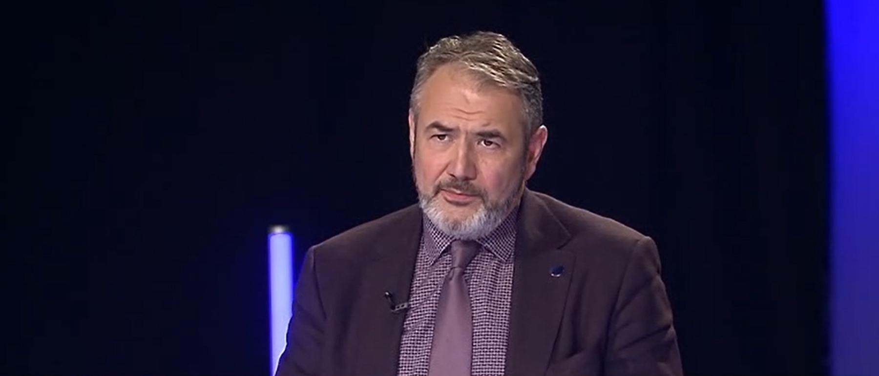 Detalii despre atacul cu cuțitul din Bistrița: Ministrul Educației propune sancțiuni penale pentru agresarea profesorilor