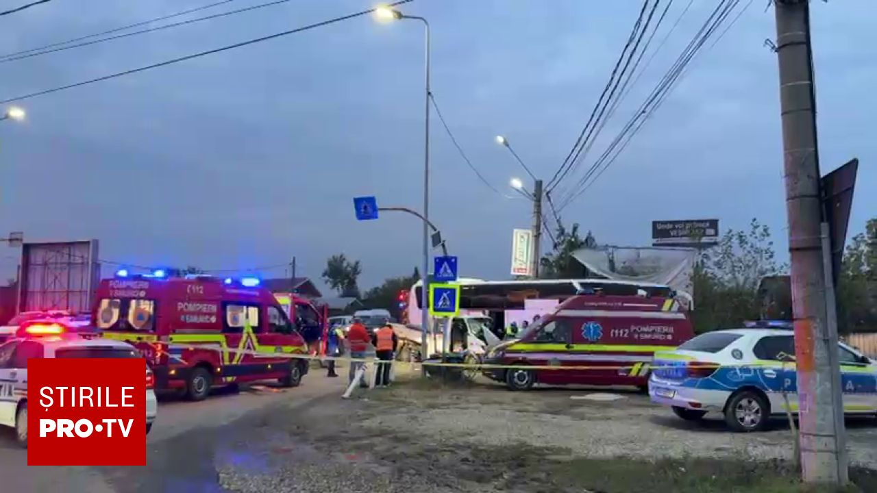 Accident grav pe DN1 în Ilfov: un autobuz cu 37 de pasageri s-a ciocuit cu o autoutilitară