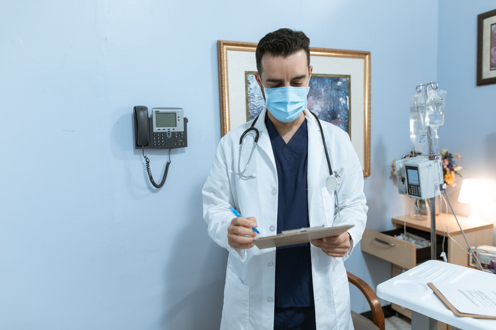 Strategie nouă pentru Alexandru Rogobete împotriva medicilor care lucrează în sectorul privat în timpul programului