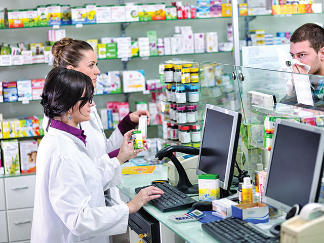 Diferențe majore în accesul la vaccinare: în Franța aproape toate farmaciile oferă servicii, în România sub 5%