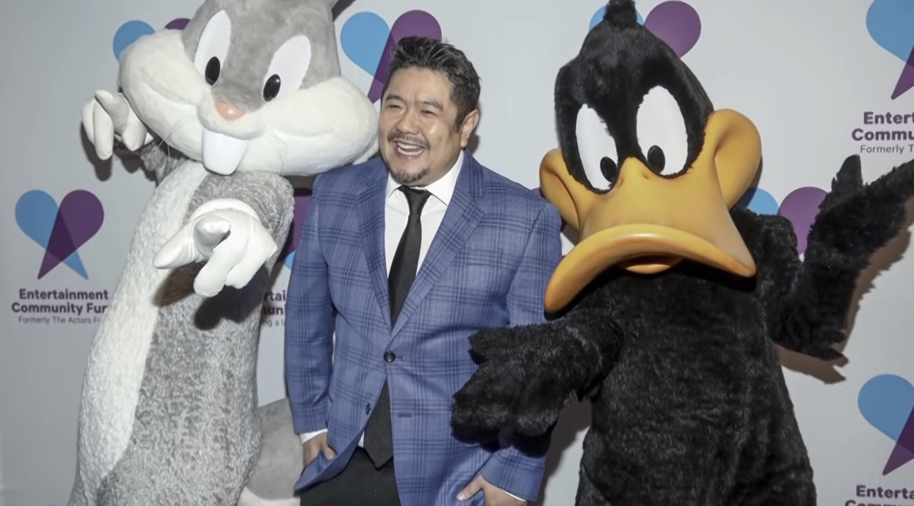A murit Eric Bauza, actorul care a dat voce personajelor Bugs Bunny și Daffy Duck