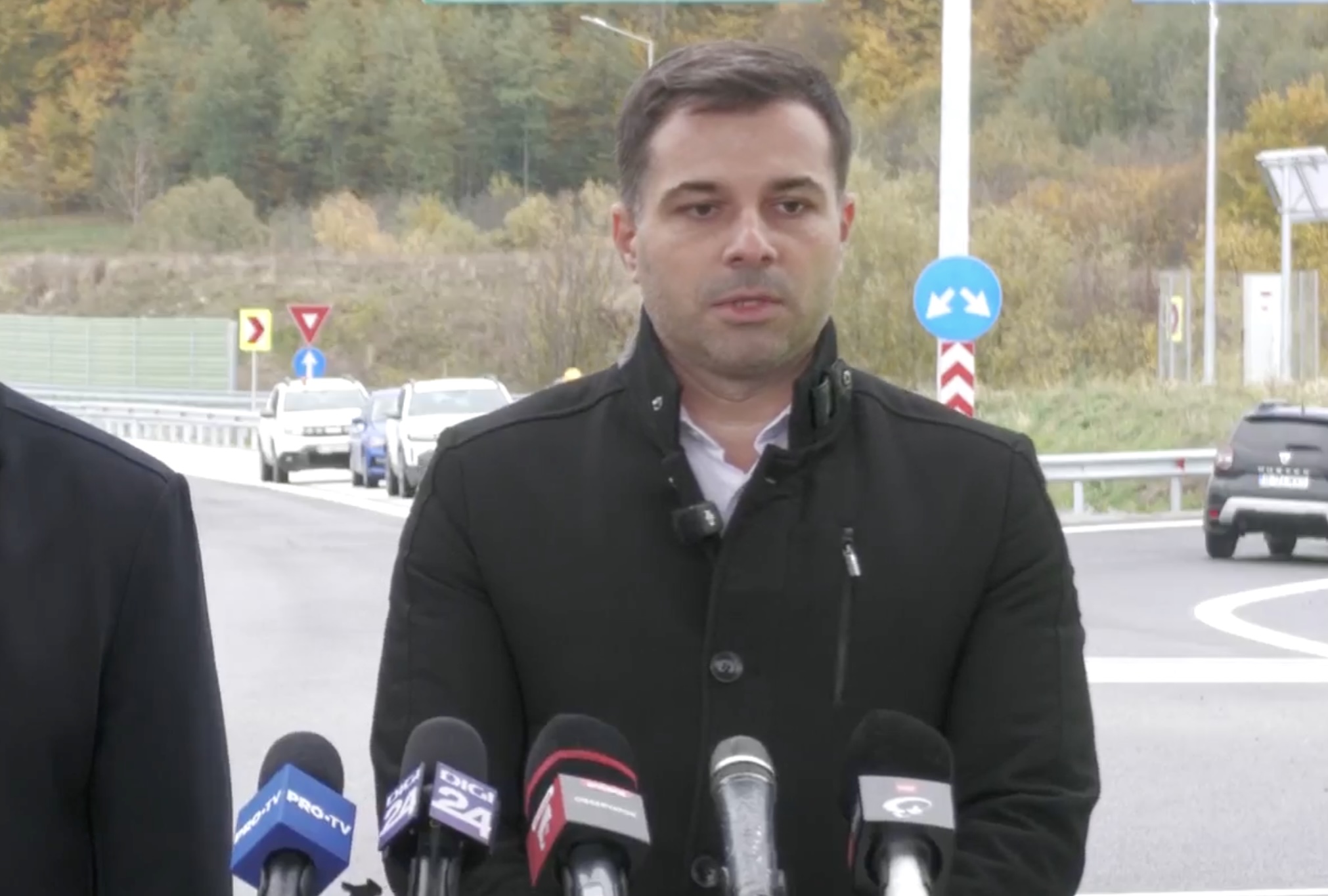 Ministrul Transporturilor a făcut o eroare de pronunție la numele tunelului de pe autostrada Sibiu – Pitești