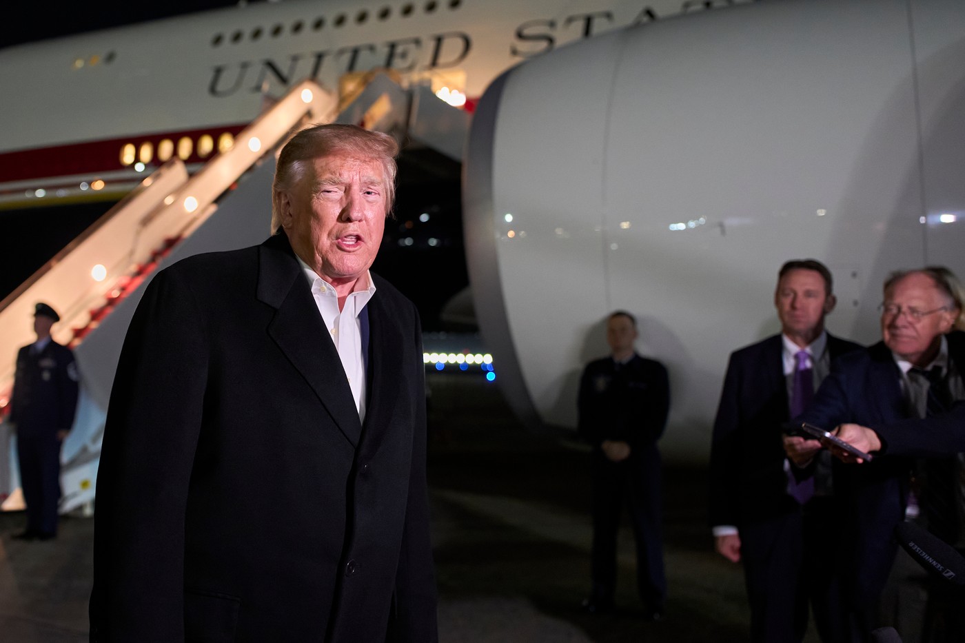 Donald Trump își exprimă susținerea pentru venirea lui Flávio Bolsonaro în Statele Unite