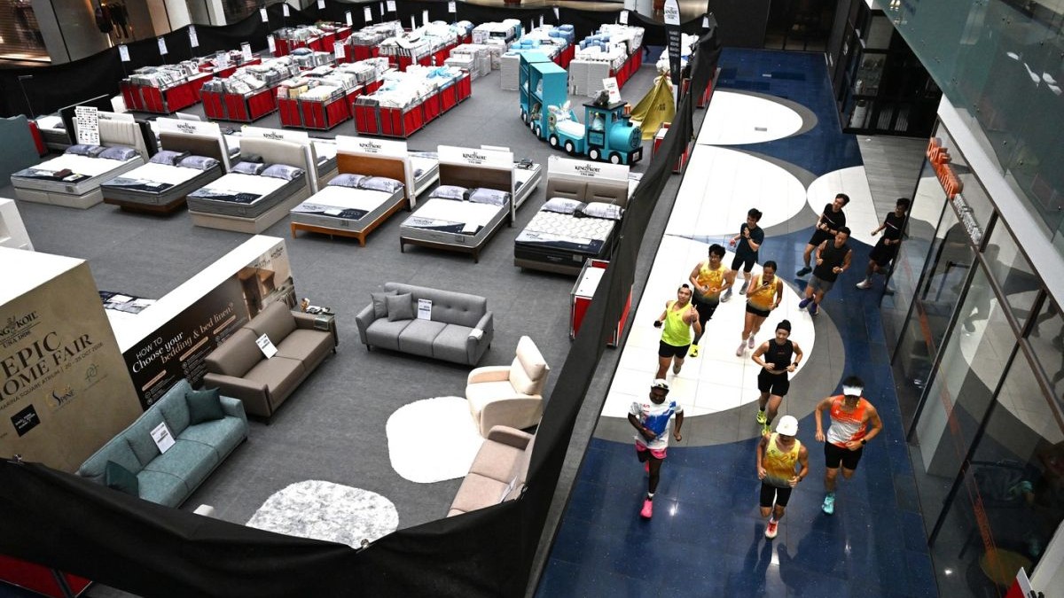 Sportivii din Singapore își mută antrenamentele în mall-uri din cauza fumului toxic