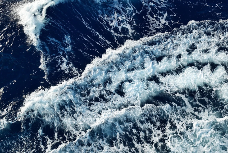 Noua ipoteză despre originea apei de pe Pământ: Planeta ar fi putut produce singură oceanele