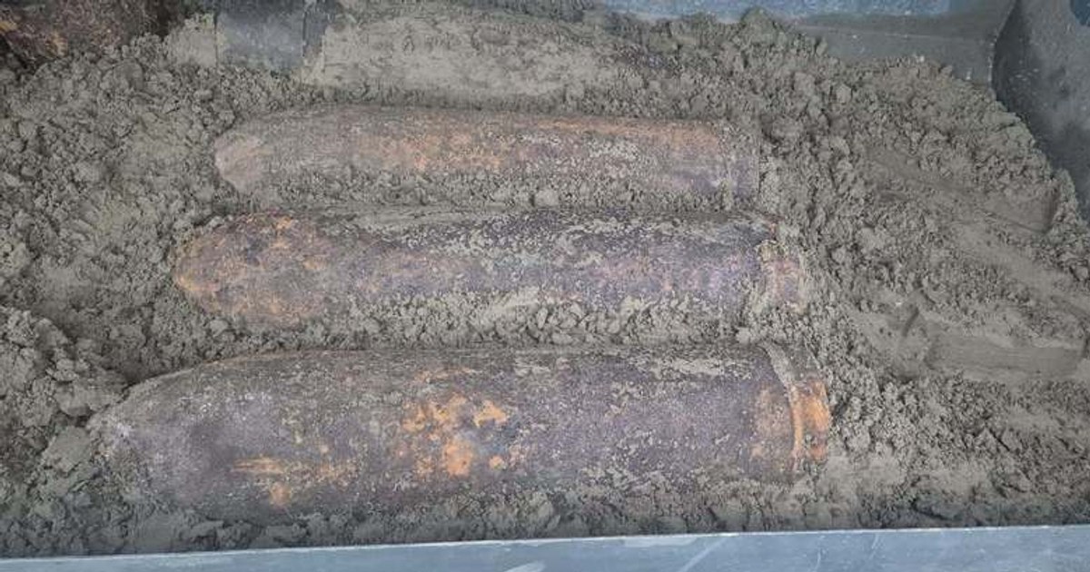 Patru proiectile explozive au fost descoperite în județul Iași, unele pe traseul Autostrăzii A8