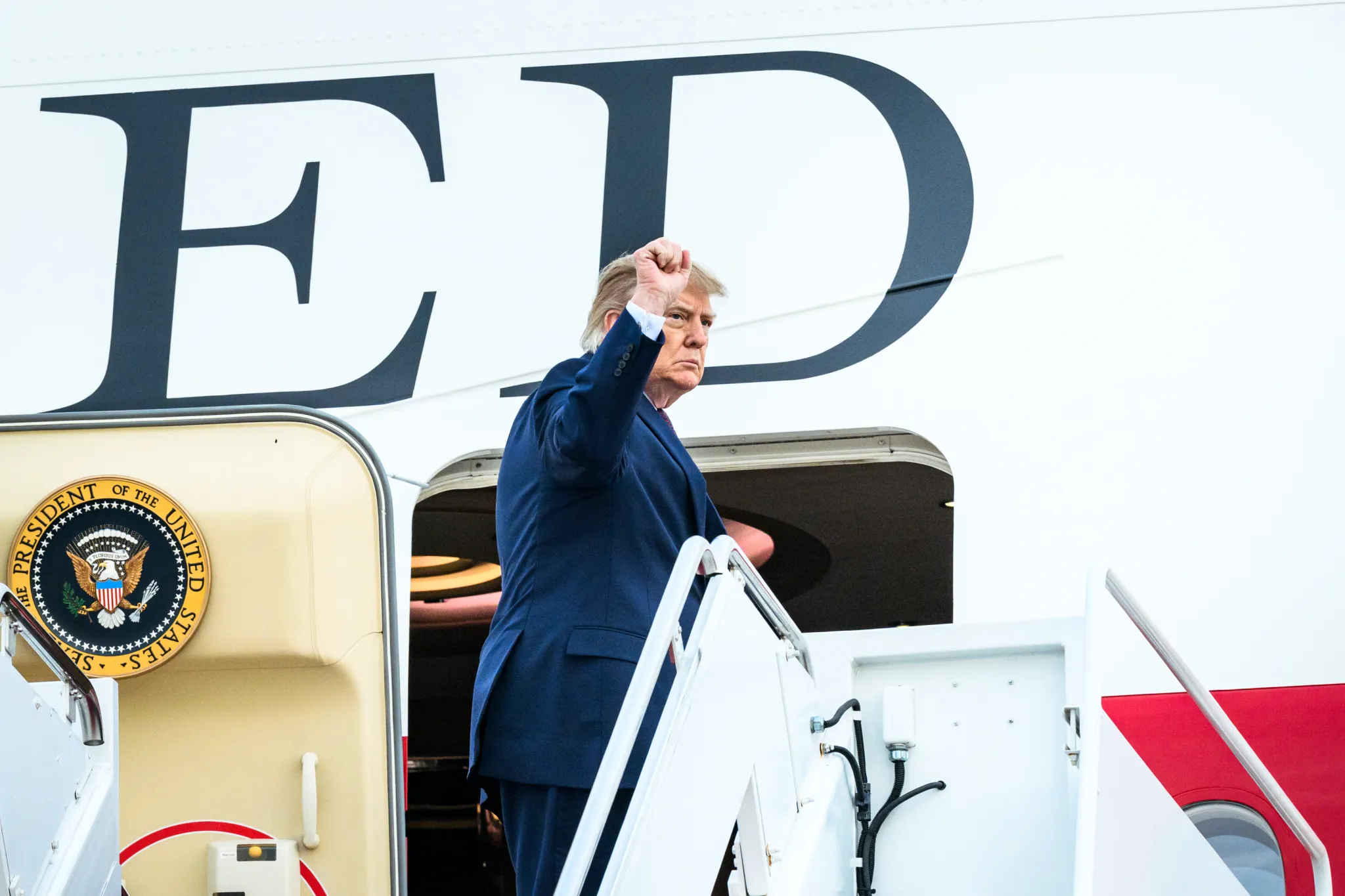 Flavio Bolsonaro a fugit în SUA cu sprijinul lui Donald Trump și al consilierilor săi