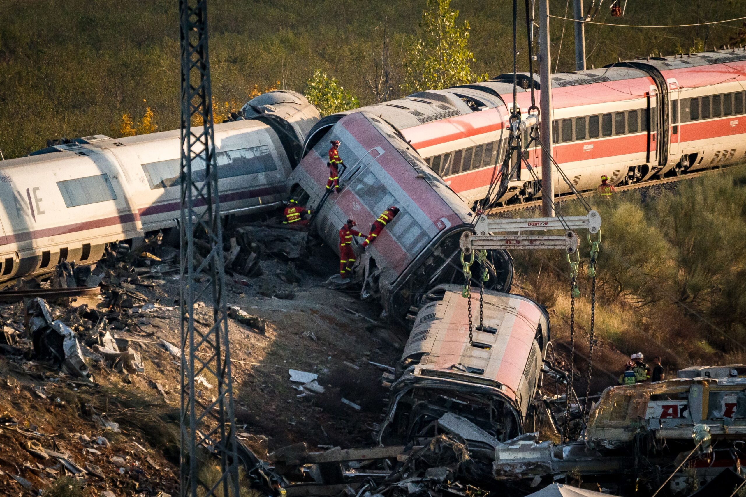 Tragedie feroviară în Spania: 42 de străini erau la bordul trenurilor, soarta multora rămâne necunoscută