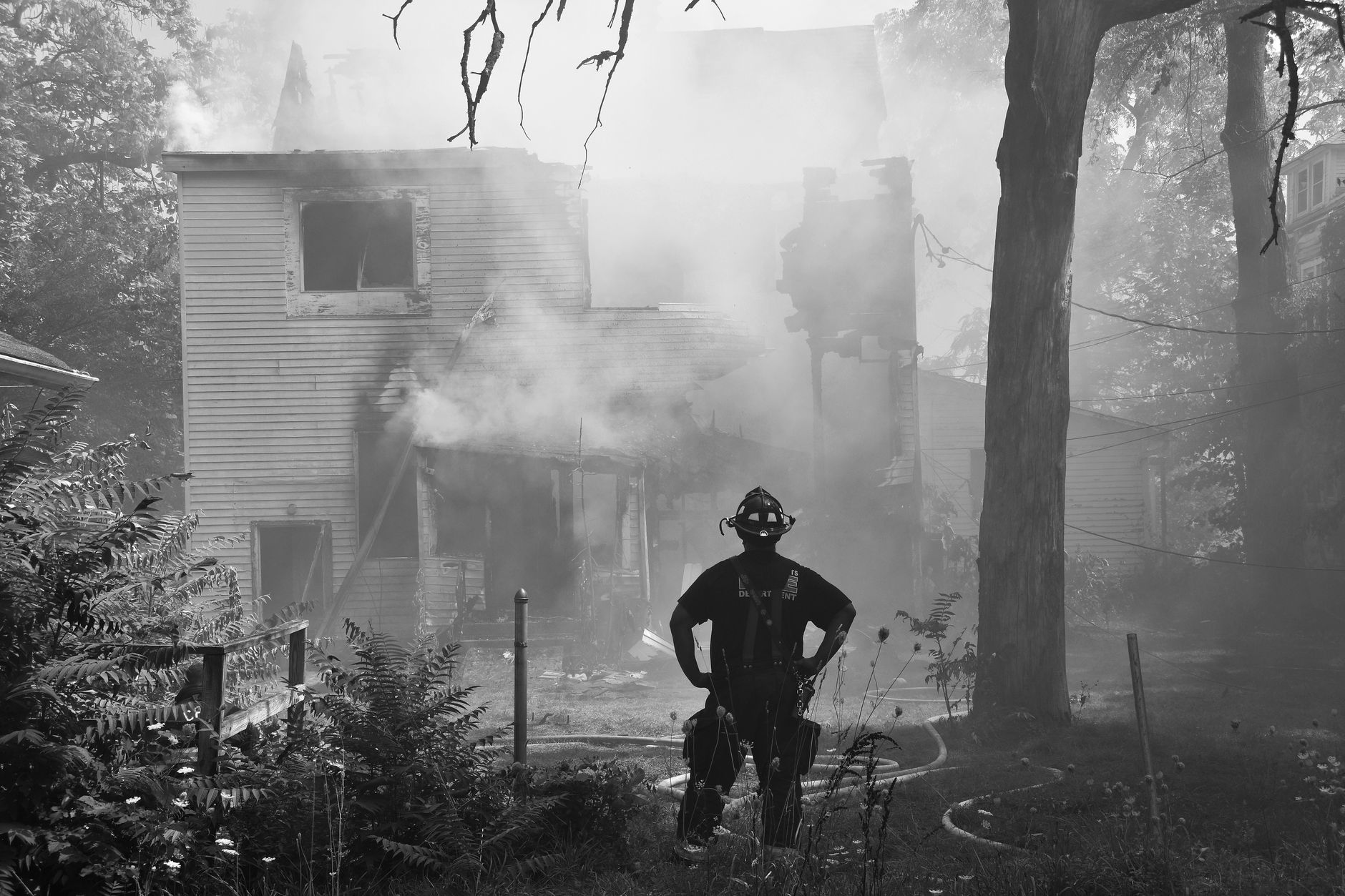 Cauza tragediei din Tălmaciu: Copiii de 2 și 4 ani au provocat incendiul prin jocul cu focul