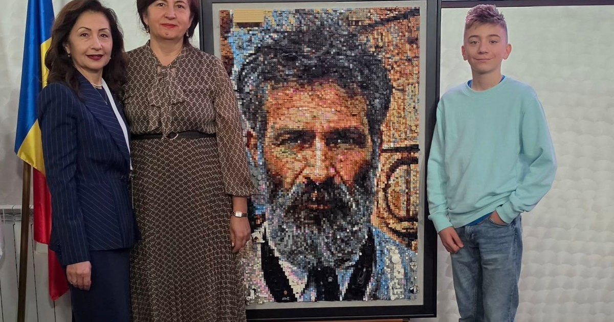 Portret spectaculos al lui Constantin Brâncuși realizat din peste 18.000 de piese LEGO