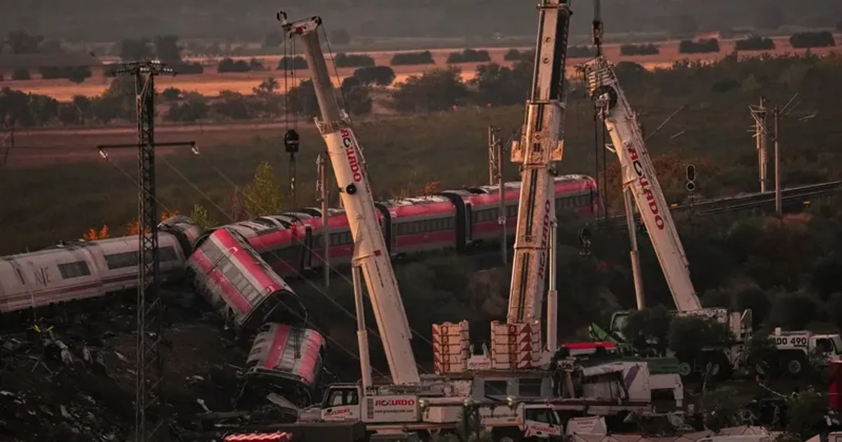 Catastrofă feroviară în Spania: Trenul Renfe a lovit o garnitură oprită cu o viteză de peste 160 km/h