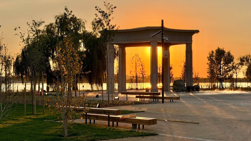 Insula de pe Lacul Morii este din nou accesibilă publicului. Se pot organiza evenimente și plajă