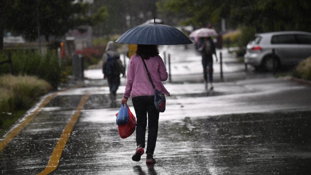 Vreme caldă în weekend, urmată de un vortex polar și temperaturi de iarnă în România