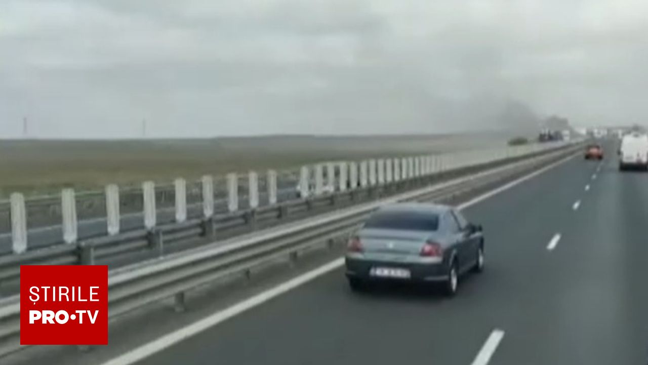 Două accidente succesive pe autostrada A1, cauzate de atenția șoferilor la un TIR în flăcări