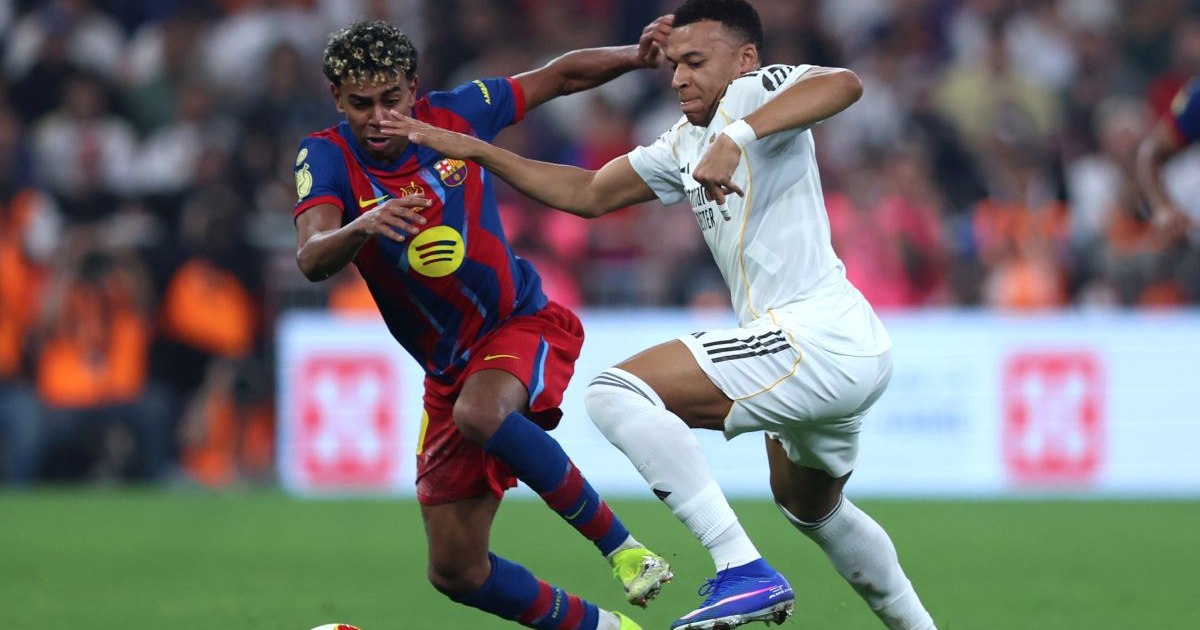 Real Madrid câștigă cu 2-1 pe terenul Barcelonei. Istoria El Clásico rămâne marcată de scorul de 11-1 din 1943