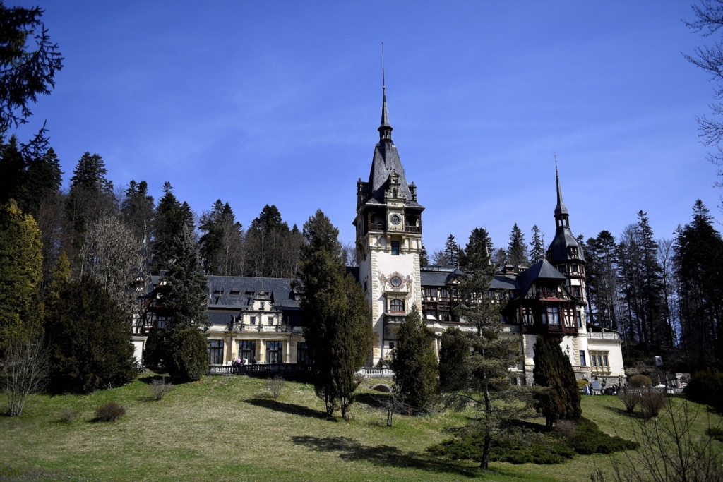 Ministerul Culturii alocă aproape 14,5 milioane de euro pentru restaurarea monumentelor istorice