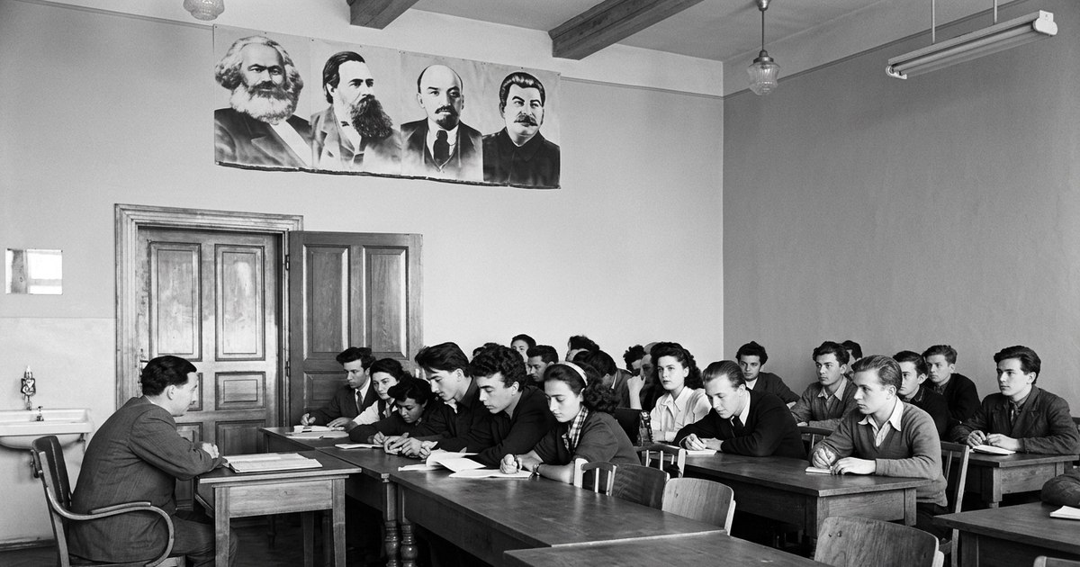 Revoltele studențești din 1956: Cum au reacționat regimul lui Ceaușescu și Iliescu la proteste