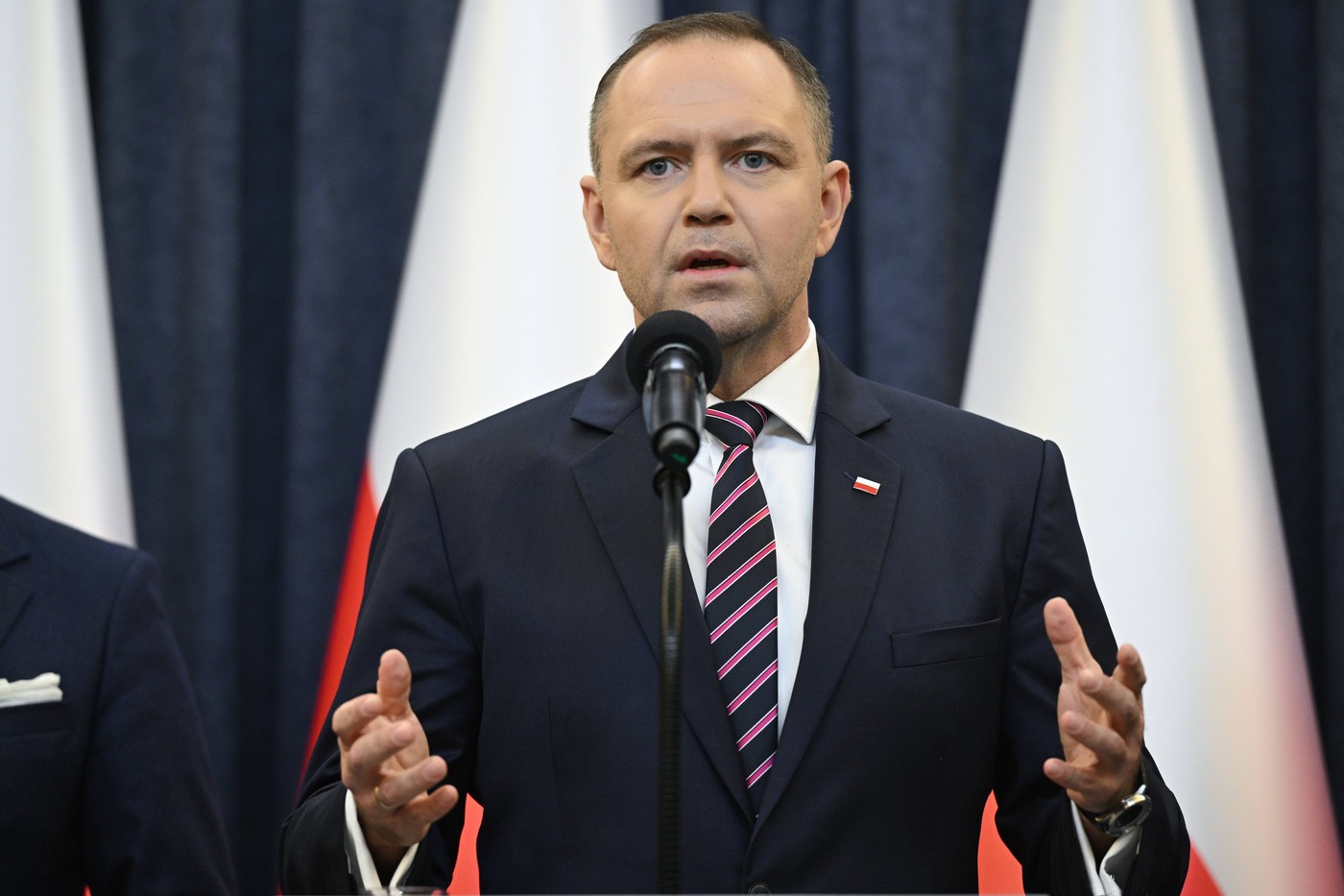Tensiuni politice în Polonia: Președintele Nawrocki acuză guvernul lui Tusk de preluarea forței a Tribunalului Constituțional