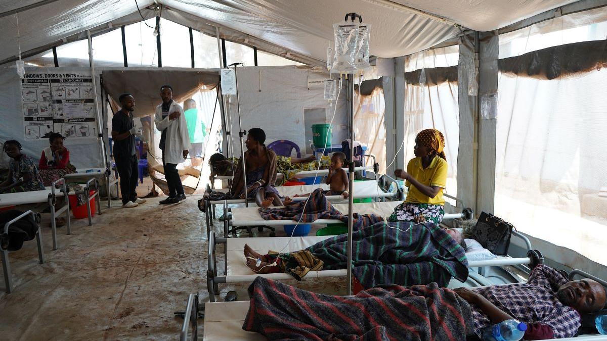 Epidemia de Ebola din Republica Democratică Congo a depășit 5.000 de victime, afectând opt provincii