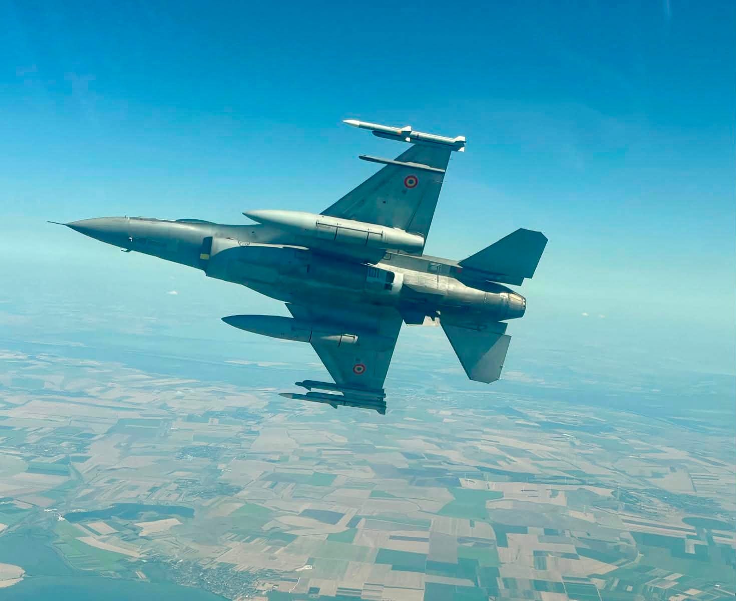 Alertă majoră de drone în cinci județe din România: Avioane F-16 și un elicopter au decolat pentru interceptare
