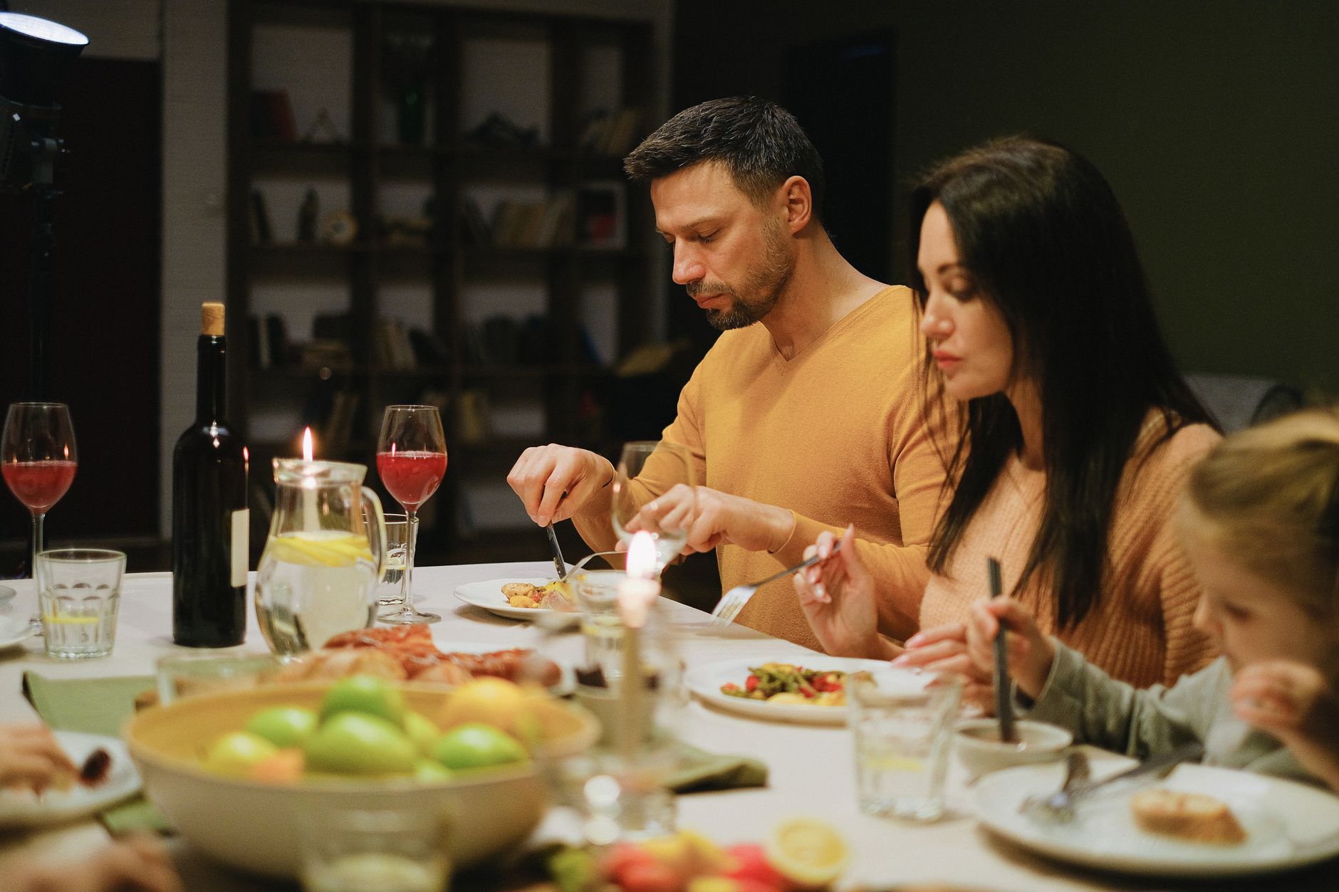 Venitul necesar pentru un trai decent al unei familii cu doi copii în România este de 11.000 de lei