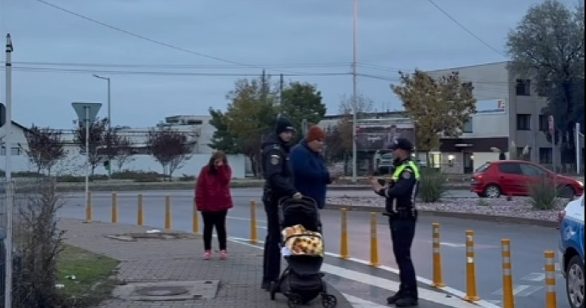 Bebeluș de o lună abandonat în cărucior în timp ce părinții se certau pe stradă în Teleorman