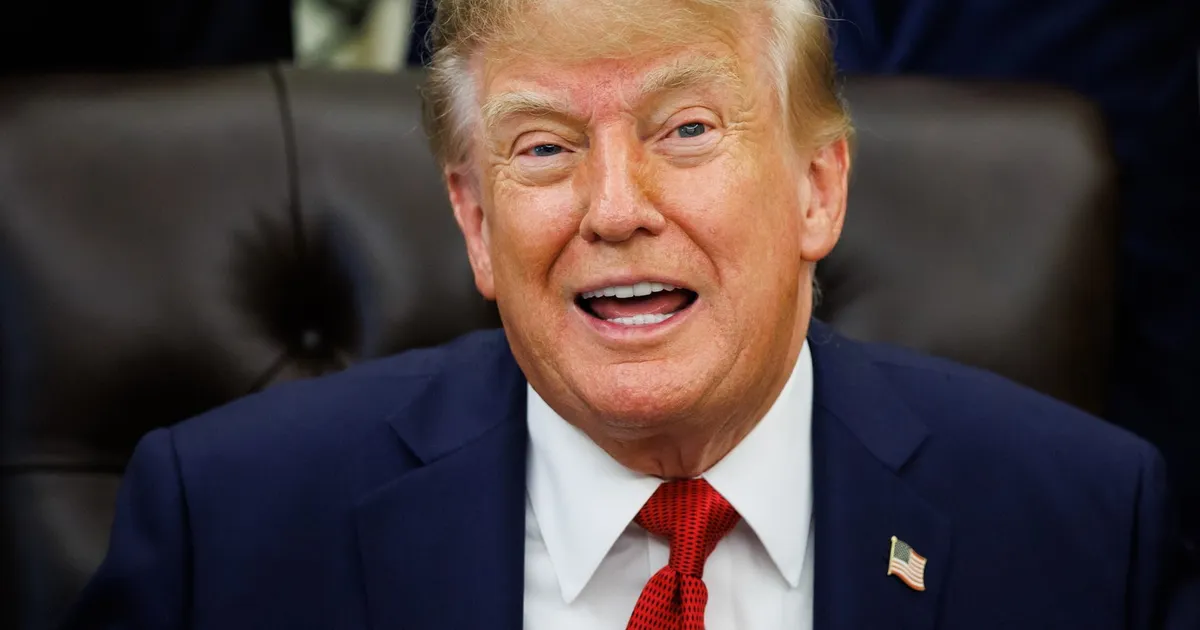 Donald Trump interzice accesul CNN, MS NOW și Politico la Casa Albă