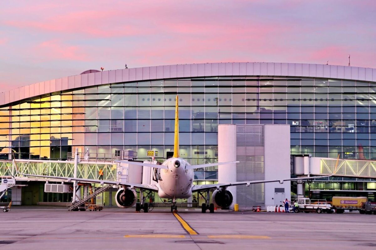 CNAB investește aproape 470.000 de euro în achiziționarea unui remorcher electric pentru aeronave