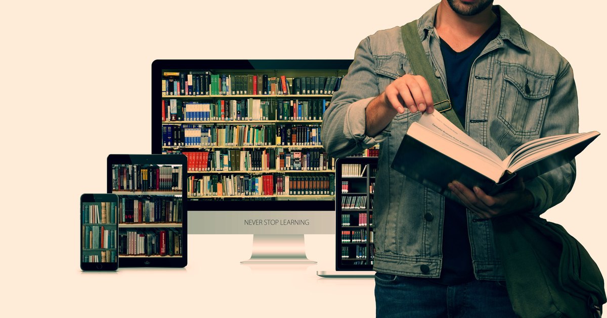 Digitalizarea școlară în România: între manuale digitale primitive și tendința de revenire la hârtie