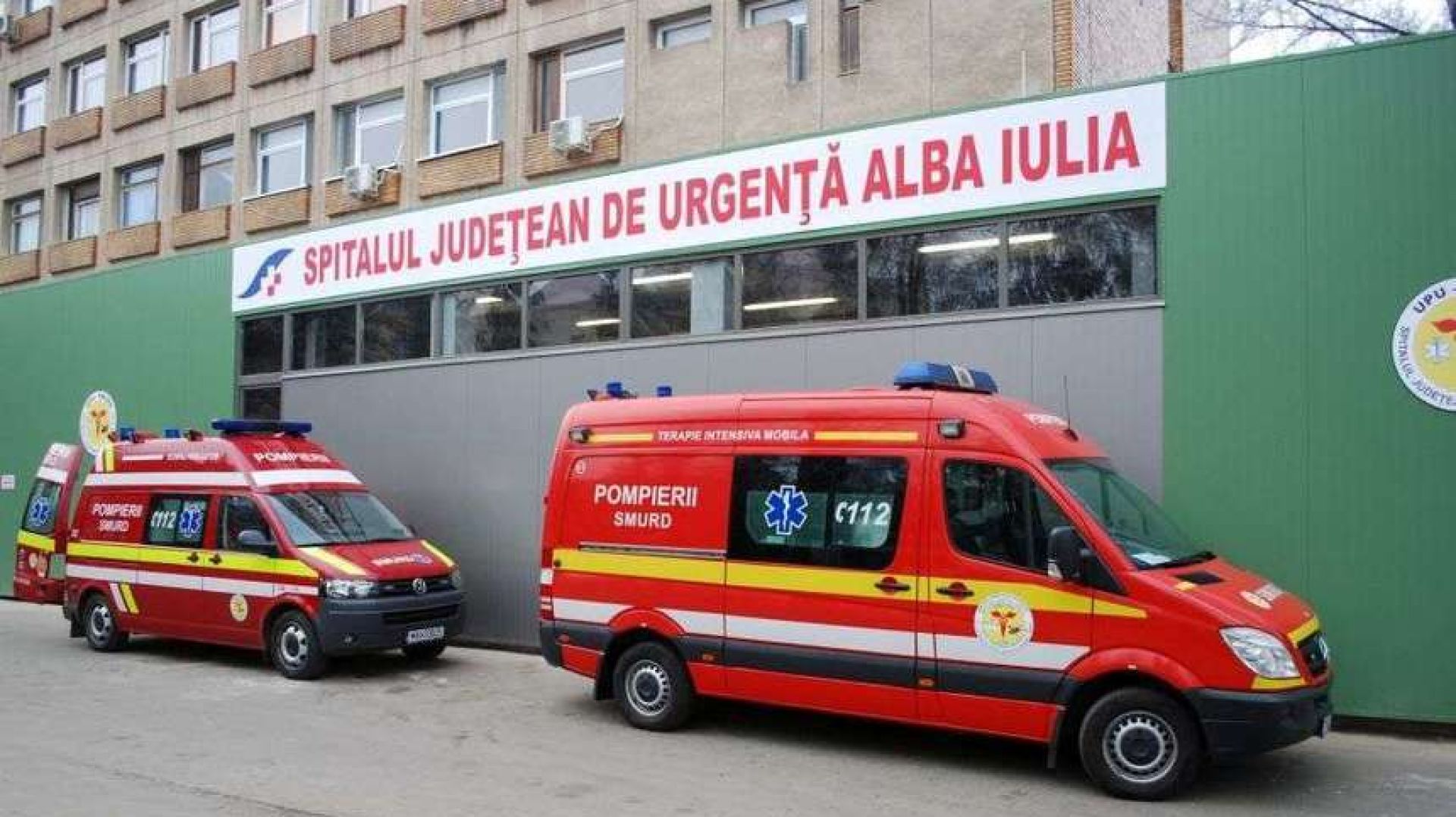 Un copil de 4 ani a căzut de la etajul 3 al unui bloc din Sebeș