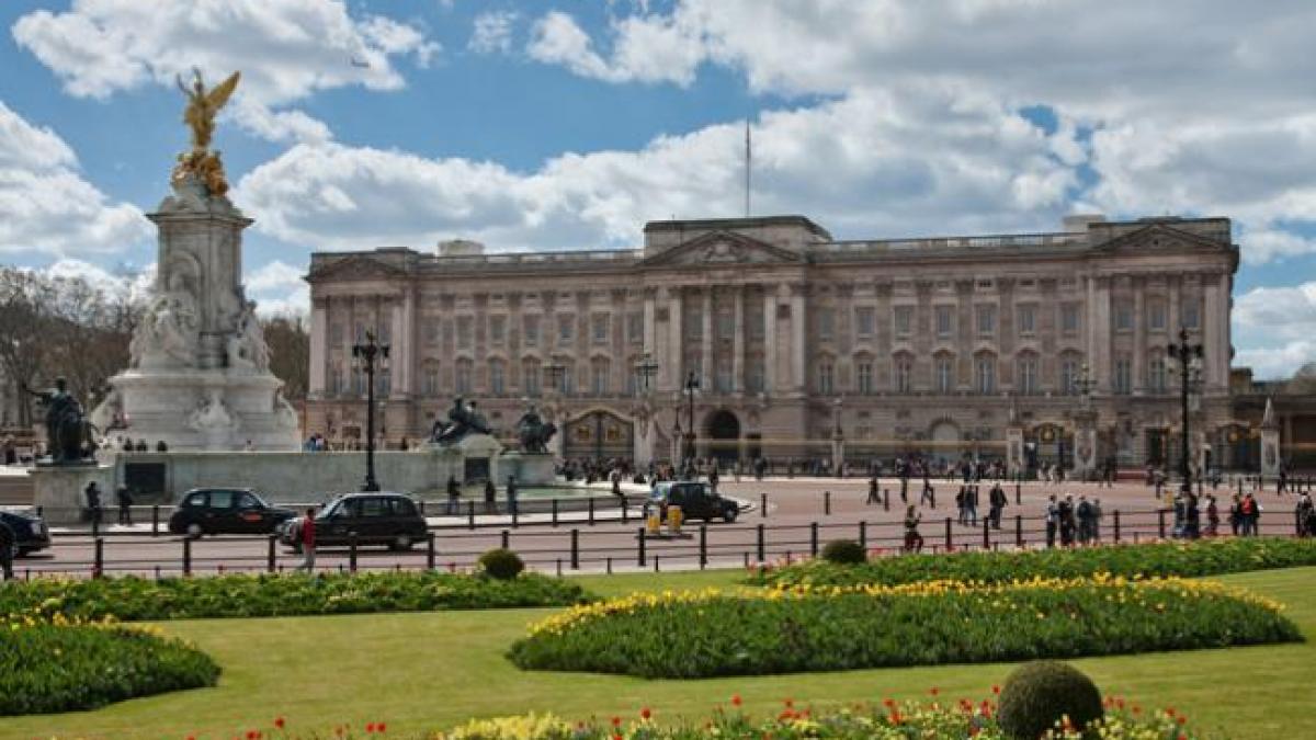 Descoperiri surprinzătoare la Palatul Buckingham: obiecte vechi și planuri ale Reginei Elisabeta a II-a