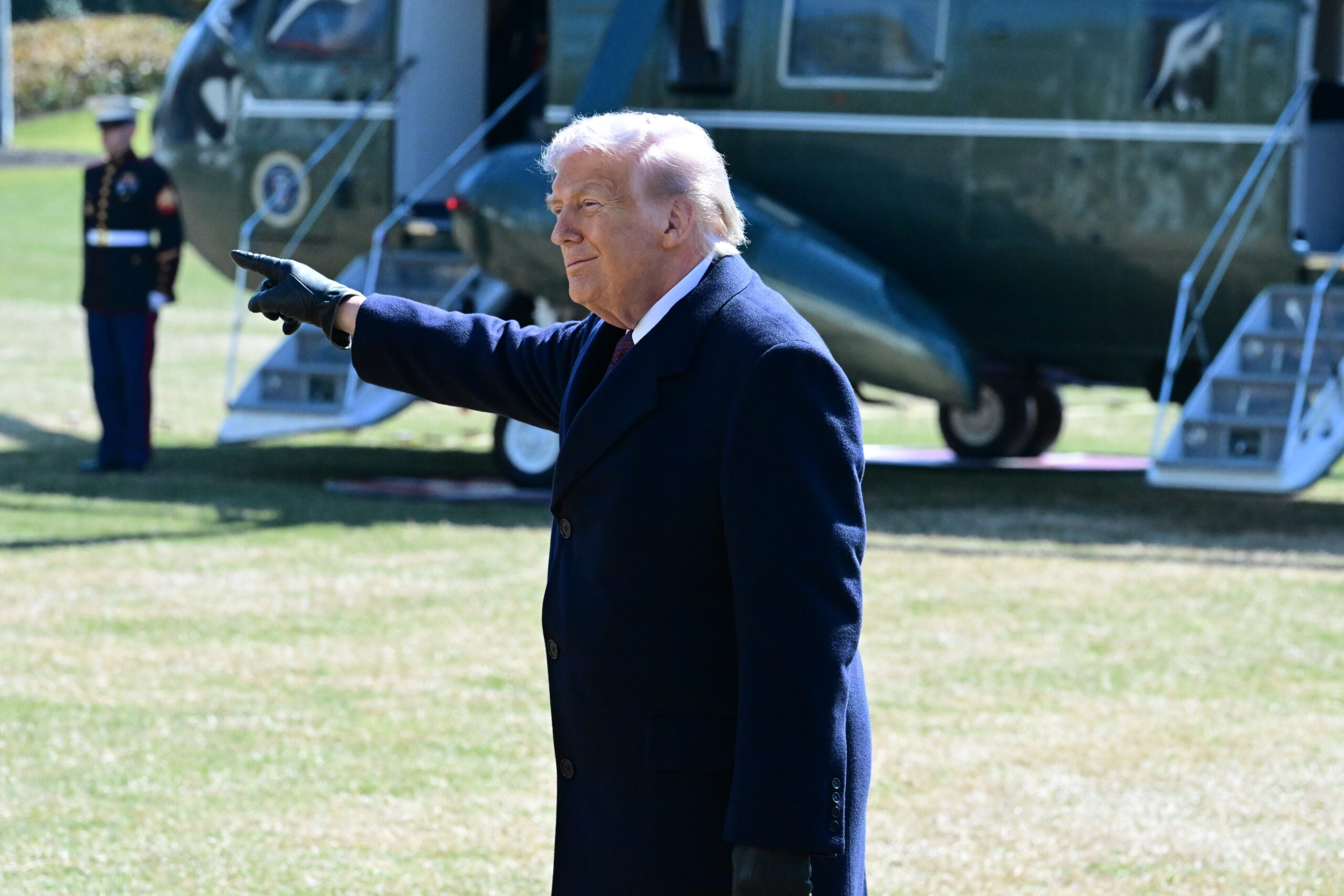 Donald Trump vizitează Irlanda sâmbătă sub un regim de securitate masiv. Sunt anunțate proteste în Dublin și Doonbeg
