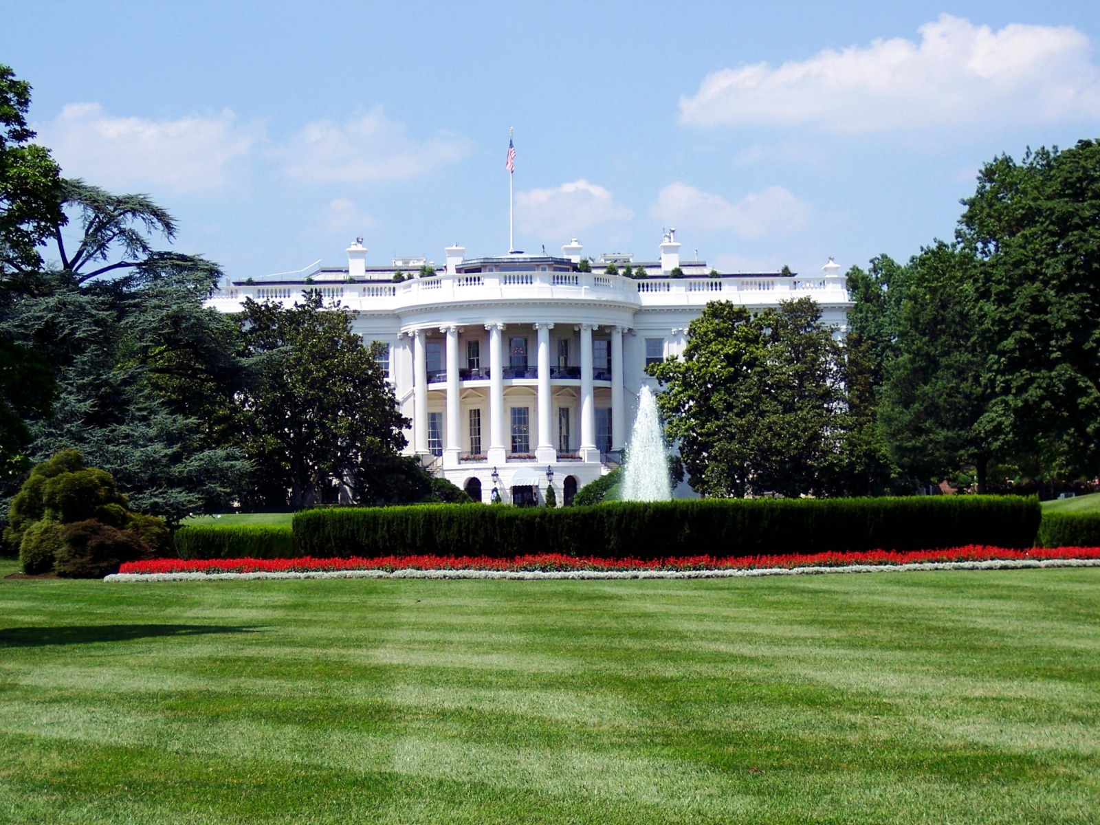 Donald Trump interzice accesul jurnaliștilor de la CNN, Politico și MS NOW la Casa Albă