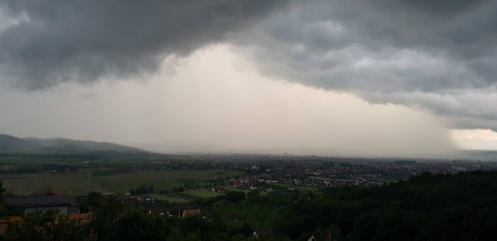Avertisment meteorologic major: Vântul puternic și scăderi masive de temperatură în România