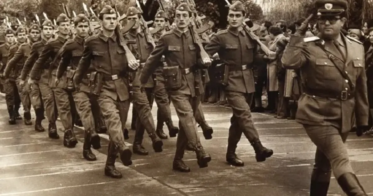 Regimul militar în România comunistă: cum funcționa recrutarea și cine era scutit de stagiul obligatoriu