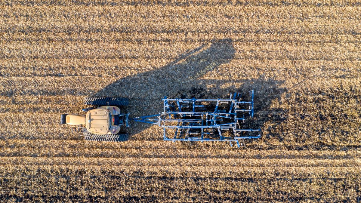 Schimbarea de paradigmă în agricultură: de ce pământul „curat” poate reduce recoltele