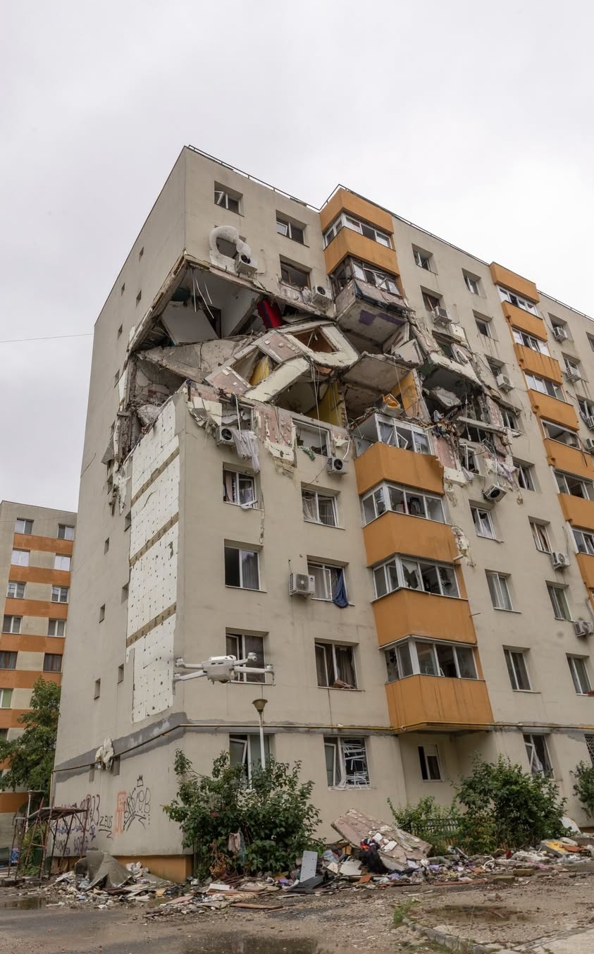 Încep lucrările de consolidare pentru blocul afectat de explozie din Rahova