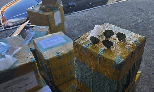 Ocuparea de ochelari de soare contrafăcuți în Constanța: 4.000 de perechi descoperite într-un container din China