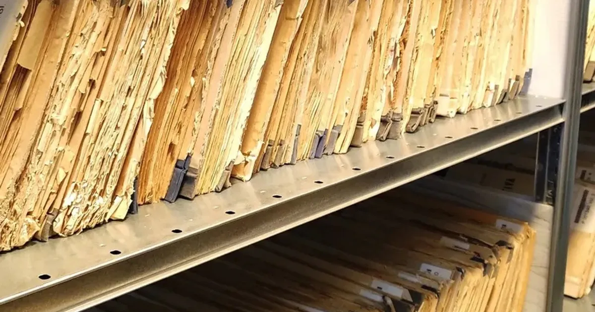 Documente CNSAS: Cum își acumulau luxul oficialii comunistici prin vânzări ilegale de bunuri de valoare