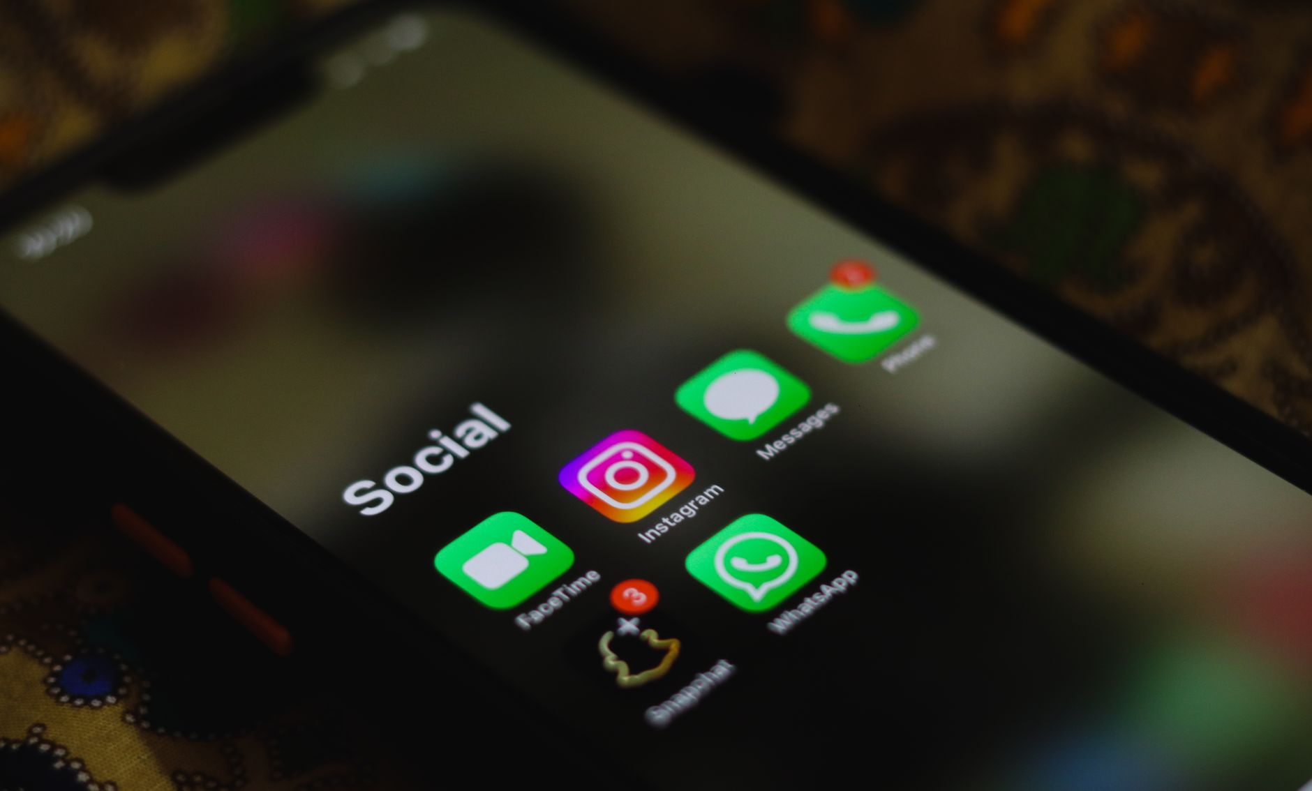 Șoferi români sunt recrutați pe TikTok pentru transportul migranților în Europa