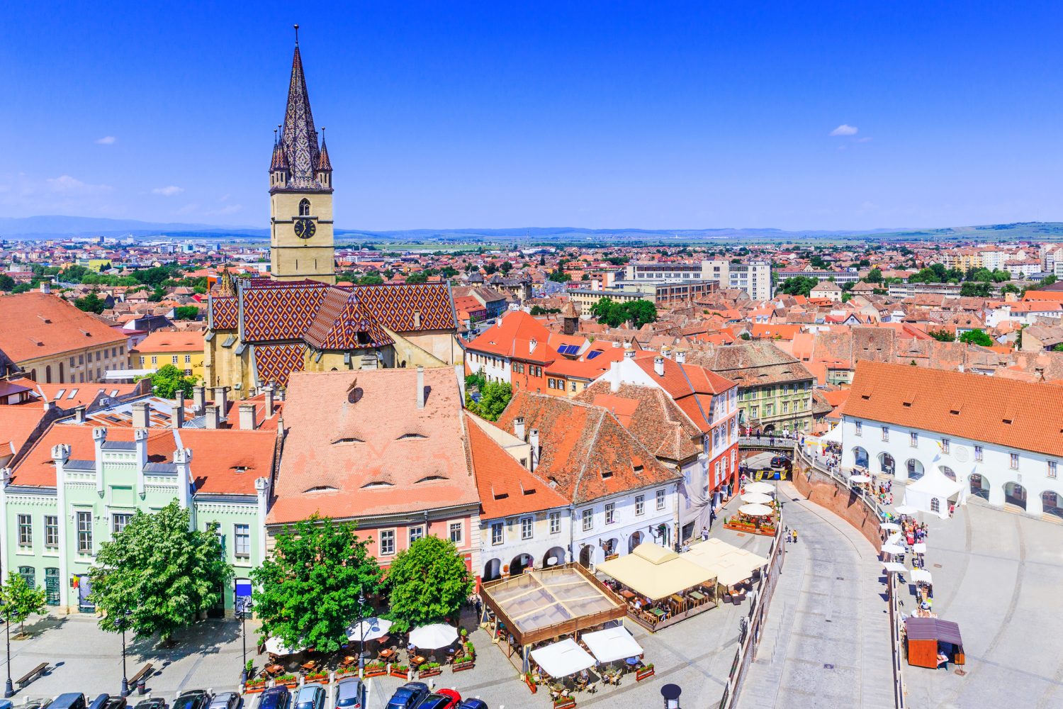 Noul regulament pentru terasele din Sibiu: restaurantele nu mai au prioritate prin poziția față de teren
