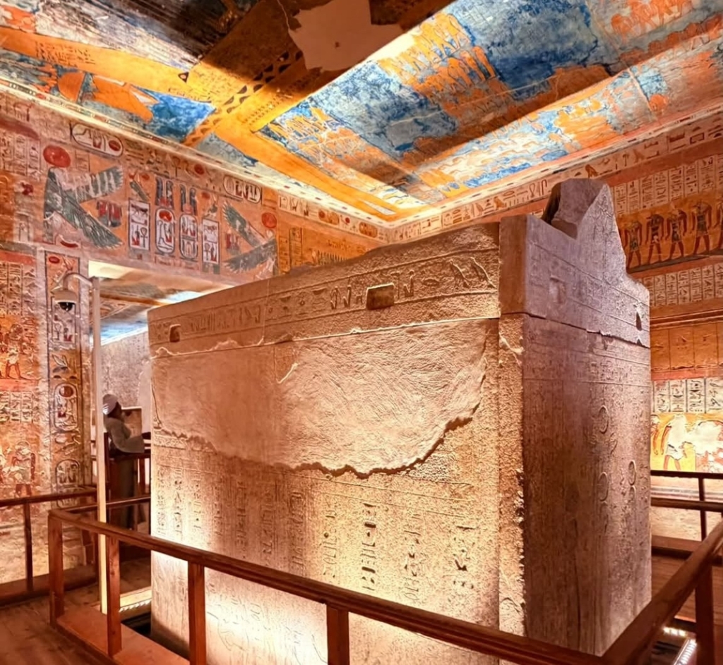 Descoperire majoră la mormântul lui Tutankhamon: ar putea exista camere ascunse și mormântul reginei Nefertiti