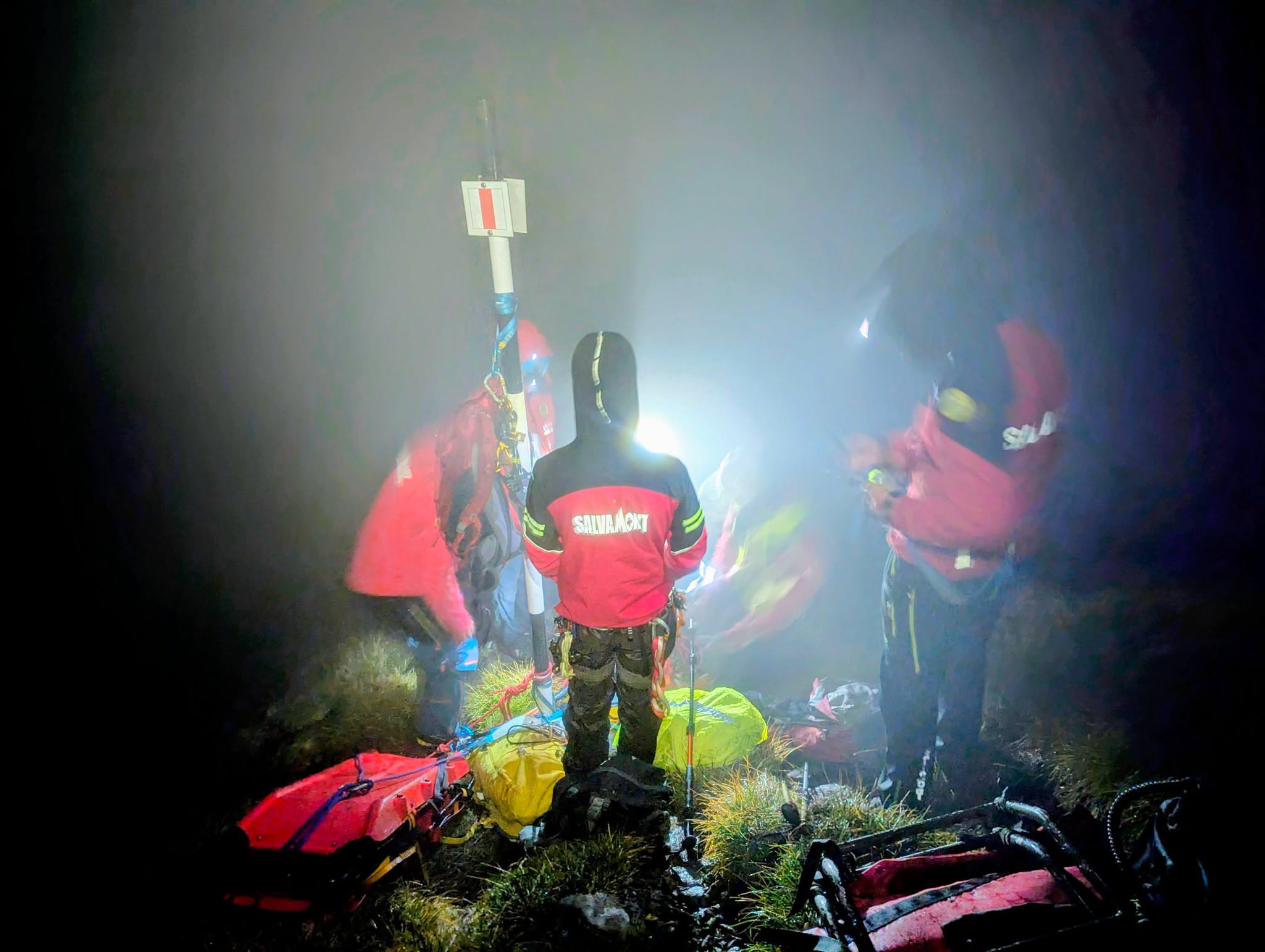 Tragedie în Munții Făgăraș: Un turist a murit după o cădere de 200 de metri