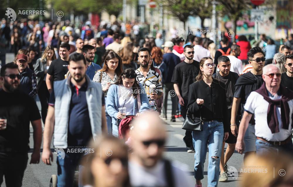 Aproape o treime dintre români declară că nivelul calității vieții a scăzut în ultimul an